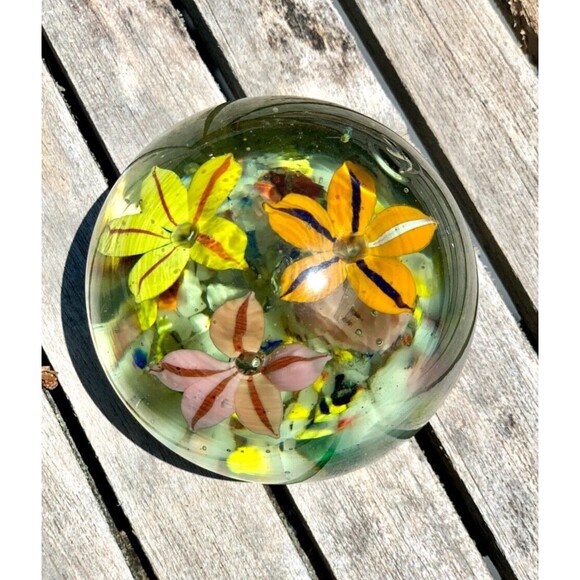 Murano Art Glass Paperweight Star Gazer Lily - Picture 11 of 13